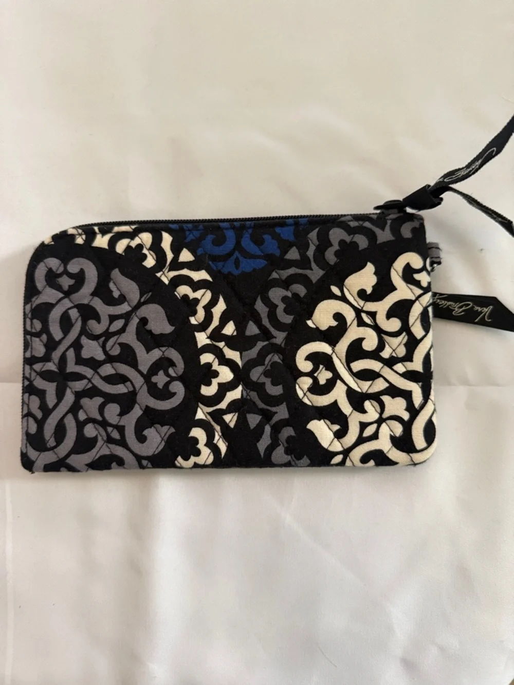 Vera Bradley Black Blue White Patterned Quilted Wristlet- Like New - Picture 2 of 4
